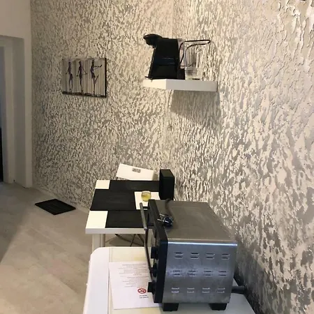 Bahnhof Apartment *